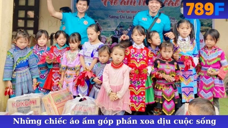 Những chiếc áo ấm góp phần xoa dịu cuộc sống
